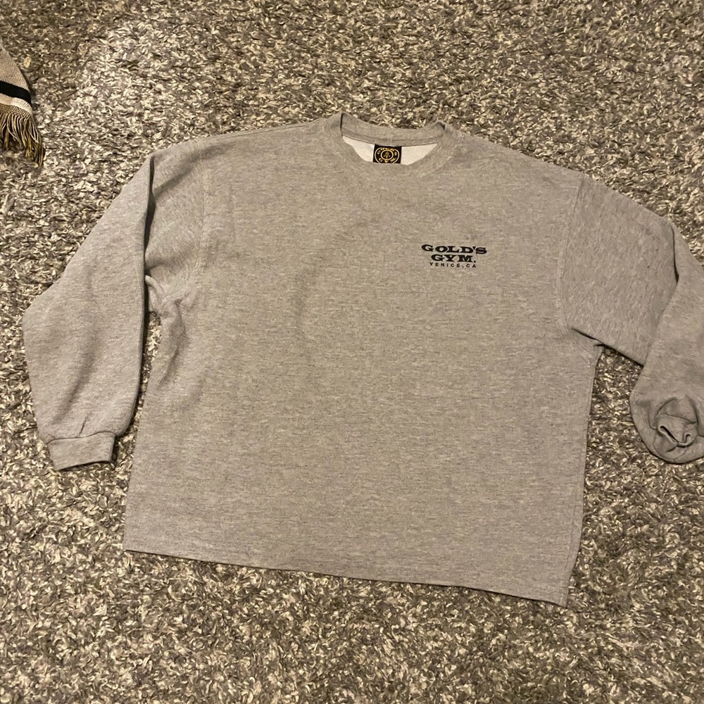 Men’s Golds Gym sweatershirt